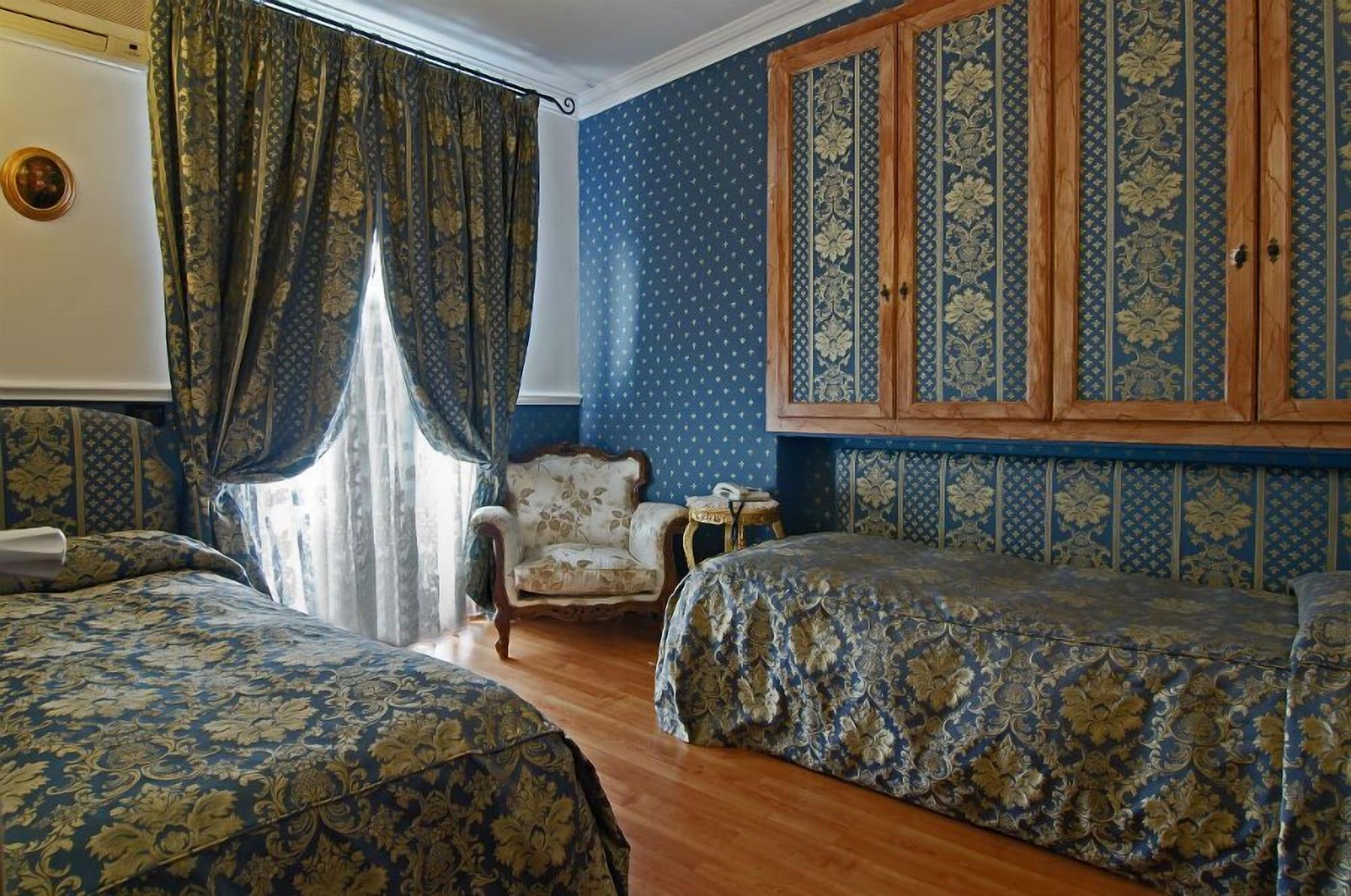 Residenza Antica Pensión 4*
